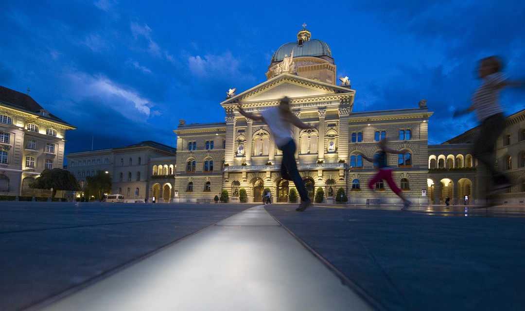 Bild von Besuch in Bern: Parlamentsgebäude und Studio Bundeshaus